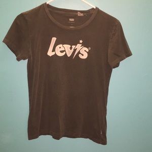 Levi’s basic tee